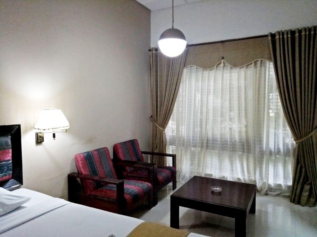 New Grand Park Hotel Surabaya Exterior foto