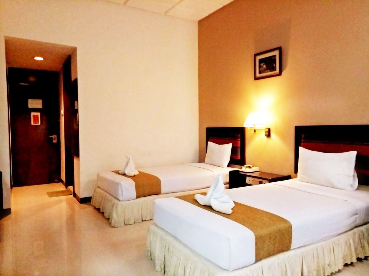 New Grand Park Hotel Surabaya Exterior foto