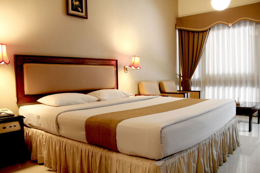 New Grand Park Hotel Surabaya Exterior foto