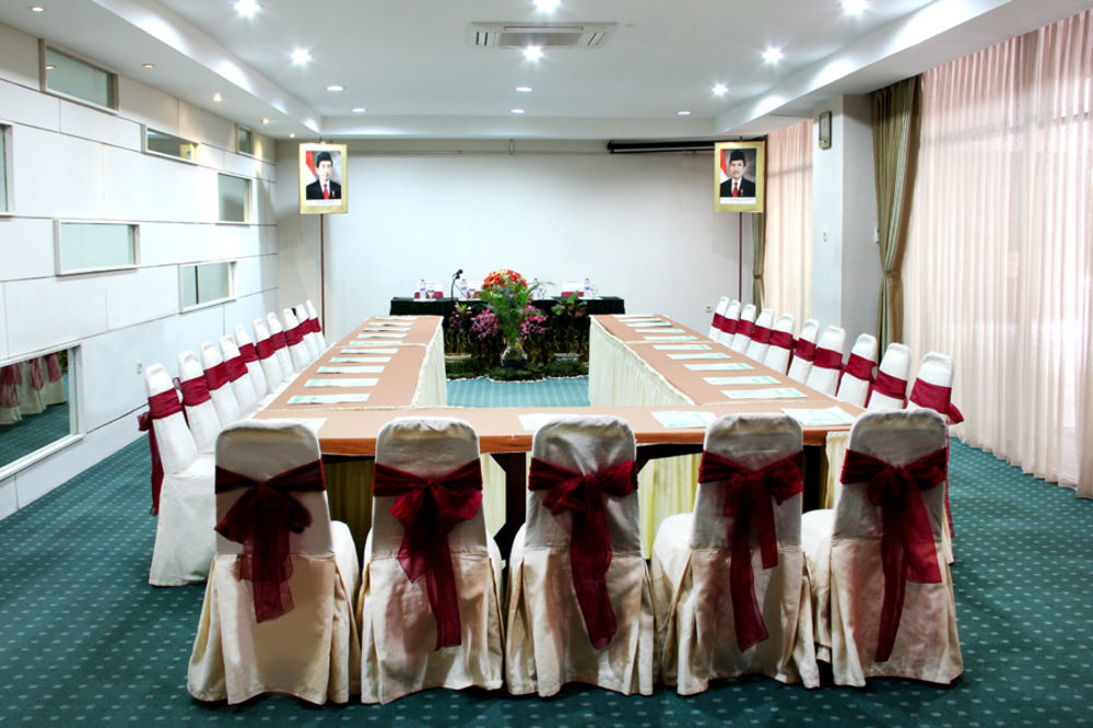 New Grand Park Hotel Surabaya Exterior foto