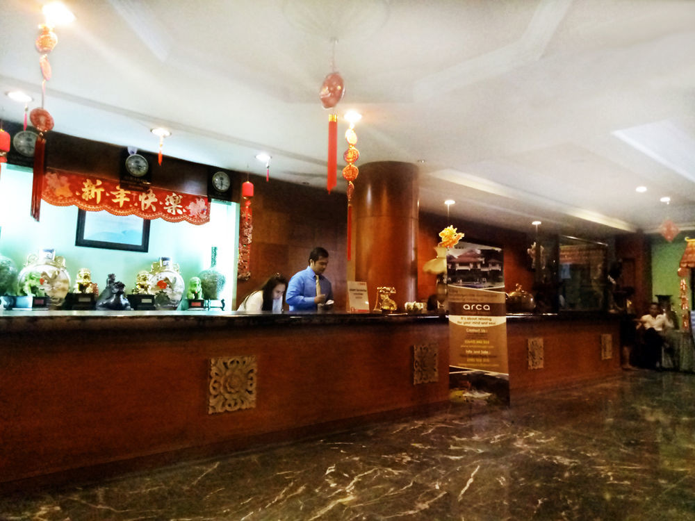 New Grand Park Hotel Surabaya Exterior foto