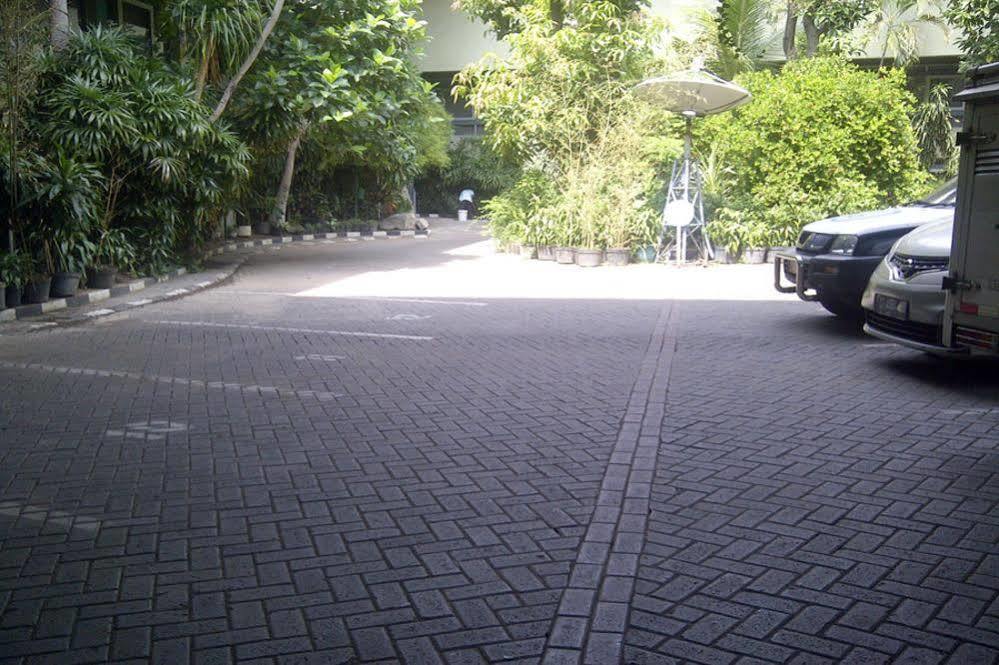 New Grand Park Hotel Surabaya Exterior foto